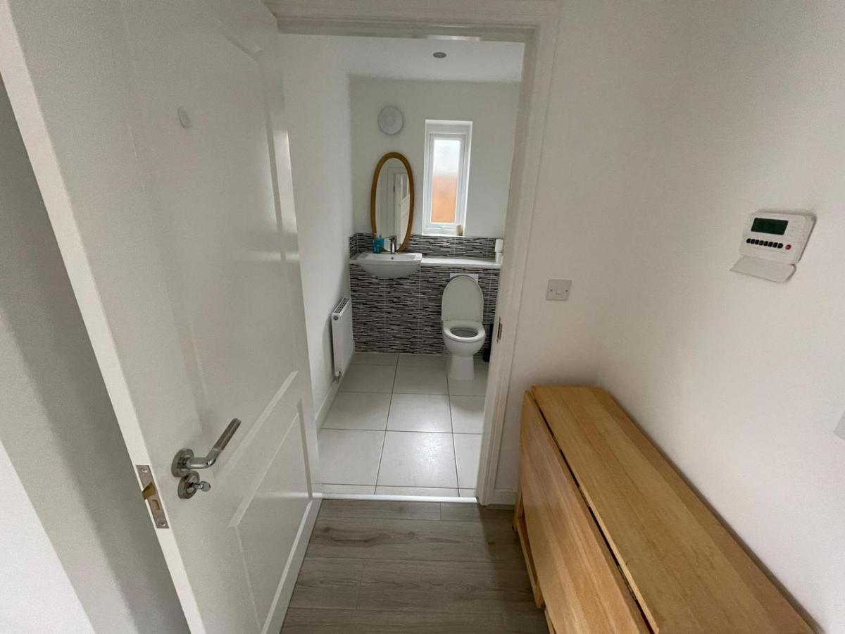 Modern With Huge Bed - Walk To Centre! *
